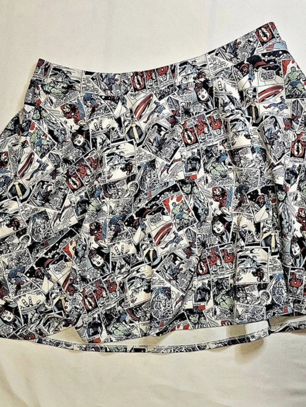 Torrid Marvel Classic Comic Print Skater Skirt White & Black Size 3